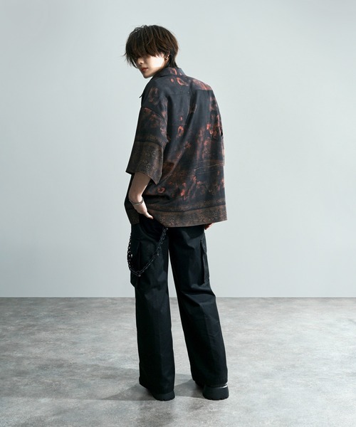 welise（ウェライズ）の「【welise by 犬飼京】リッチドレープスムース フラワーモード総柄 ハーフスリーブ オーバーサイズシャツ（シャツ/ブラウス・メンズ・レッド系その他/ブラック系その他・L/M/S）」の21枚目の写真