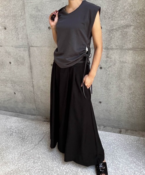 ketty cherie（ケティシェリー）の「ダブルベルトデザインタックワイドスカート≪洗濯機で洗える≫（スカート・レディース・ブラック/グレー・M）」の17枚目の写真