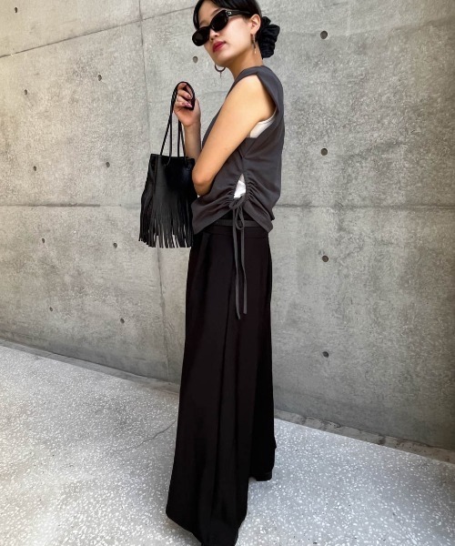 ketty cherie（ケティシェリー）の「ダブルベルトデザインタックワイドスカート≪洗濯機で洗える≫（スカート・レディース・ブラック/グレー・M）」の19枚目の写真