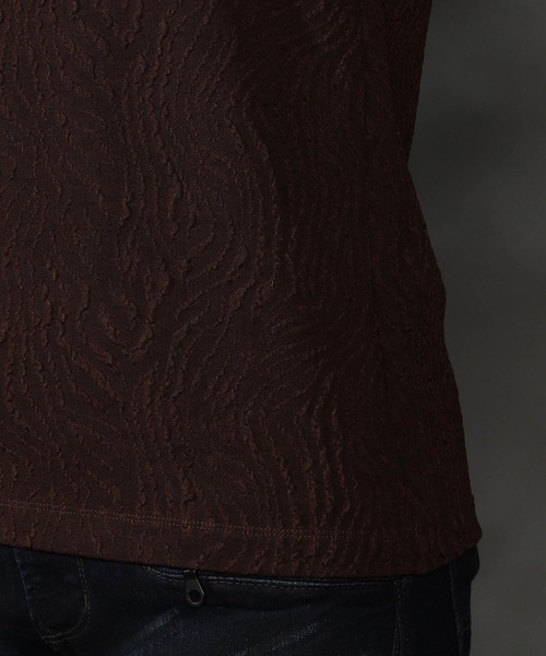 HIDEAWAYS NICOLE（ハイダウェイニコル）の「ゼブラ風ブリスタ-ジャカードＶネックプルオーバー（Tシャツ/カットソー・メンズ・オフホワイト/ブラック/モカ/ダークブラウン・MEDIUM/X-LARGE/LARGE）」の13枚目の写真