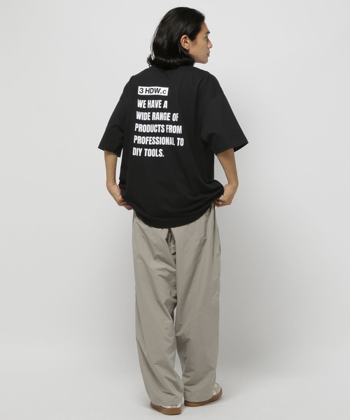 niko and...（ニコアンド）の「【OLD SMITH(オールドスミス)】Ｔシャツ（Tシャツ/カットソー・メンズ・ブラック/ホワイト・MEDIUM/LARGE）」の6枚目の写真