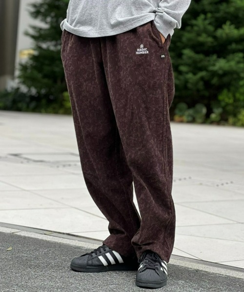 MAGIC NUMBER（マジック ナンバー）の「【MAGIC NUMBER】DARK PAISLEY COUDUROY BEACH PANTS / ダークペイズリー コーデュロイ ビーチパンツ（その他パンツ・メンズ・ダークブラウン/ダークオリーブ・MEDIUM/X-LARGE/LARGE）」の3枚目の写真
