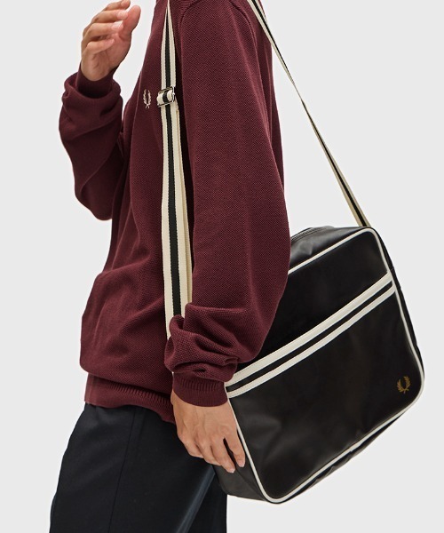【新品未使用 ・FRED PERRY】ショルダーバッグ FRED PERRY】Classic Side Bag ショルダーバッグ (FRED PERRY
