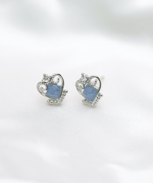 Peony(ピオニー)の「【Peony/ピオニー】/王冠風 ハートデザインピアス(ピアス(両耳用)・レディース・ゴールド系1/ゴールド系3/シルバー系2/シルバー系4/ゴールド系2/ゴールド系4/シルバー系3/シルバー系1・FREE)」の3枚目の写真