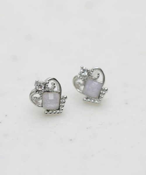 Peony(ピオニー)の「【Peony/ピオニー】/王冠風 ハートデザインピアス(ピアス(両耳用)・レディース・ゴールド系1/ゴールド系3/シルバー系2/シルバー系4/ゴールド系2/ゴールド系4/シルバー系3/シルバー系1・FREE)」の4枚目の写真