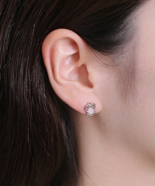 Peony(ピオニー)の「【Peony/ピオニー】/王冠風 ハートデザインピアス(ピアス(両耳用)・レディース・ゴールド系1/ゴールド系3/シルバー系2/シルバー系4/ゴールド系2/ゴールド系4/シルバー系3/シルバー系1・FREE)」の5枚目の写真