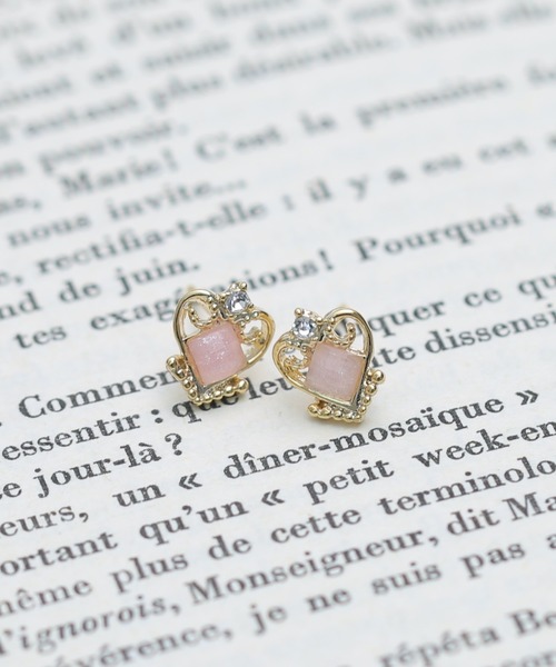 Peony(ピオニー)の「【Peony/ピオニー】/王冠風 ハートデザインピアス(ピアス(両耳用)・レディース・ゴールド系1/ゴールド系3/シルバー系2/シルバー系4/ゴールド系2/ゴールド系4/シルバー系3/シルバー系1・FREE)」の8枚目の写真