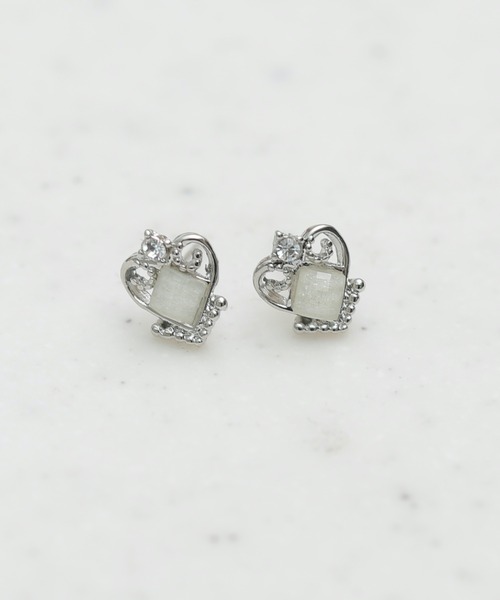 Peony(ピオニー)の「【Peony/ピオニー】/王冠風 ハートデザインピアス(ピアス(両耳用)・レディース・ゴールド系1/ゴールド系3/シルバー系2/シルバー系4/ゴールド系2/ゴールド系4/シルバー系3/シルバー系1・FREE)」の9枚目の写真