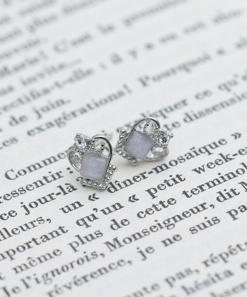 Peony(ピオニー)の「【Peony/ピオニー】/王冠風 ハートデザインピアス(ピアス(両耳用)・レディース・ゴールド系1/ゴールド系3/シルバー系2/シルバー系4/ゴールド系2/ゴールド系4/シルバー系3/シルバー系1・FREE)」の13枚目の写真