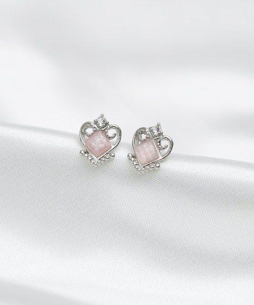 Peony(ピオニー)の「【Peony/ピオニー】/王冠風 ハートデザインピアス(ピアス(両耳用)・レディース・ゴールド系1/ゴールド系3/シルバー系2/シルバー系4/ゴールド系2/ゴールド系4/シルバー系3/シルバー系1・FREE)」の16枚目の写真