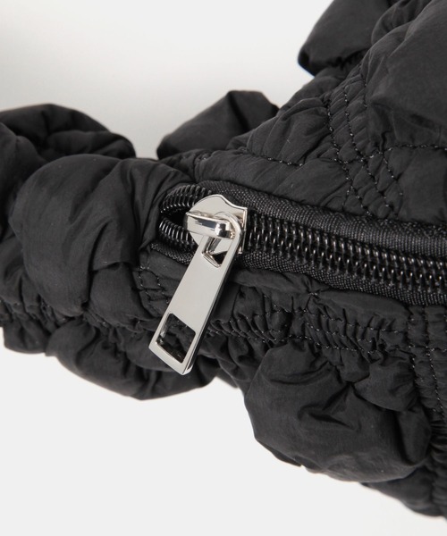 FOREVER 21（フォーエバー トゥエンティーワン）の「ポコポコショルダーバッグ（ショルダーバッグ・レディース・グリーン/ブラック・FREE）」の7枚目の写真