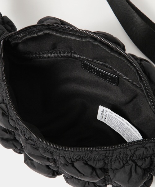 FOREVER 21（フォーエバー トゥエンティーワン）の「ポコポコショルダーバッグ（ショルダーバッグ・レディース・グリーン/ブラック・FREE）」の8枚目の写真