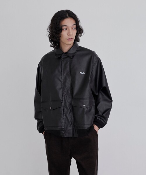 PENNEYS（ぺニーズ）の「【そうコレ！】Penneys（ぺニーズ）別注レザーライクブルゾン（ブルゾン・メンズ・ブラック・M/L/XL）」の7枚目の写真