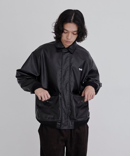 PENNEYS（ぺニーズ）の「【そうコレ！】Penneys（ぺニーズ）別注レザーライクブルゾン（ブルゾン・メンズ・ブラック・M/L/XL）」の9枚目の写真