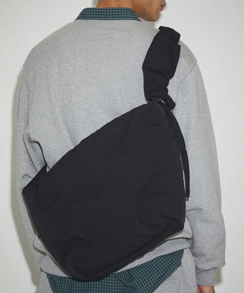 Firsthand（ファーストハンド）の「Firsthand/ファーストハンド 中綿ショルダー / メッセンジャーバッグ（ショルダーバッグ・メンズ・ブラック・ONE SIZE）」の13枚目の写真