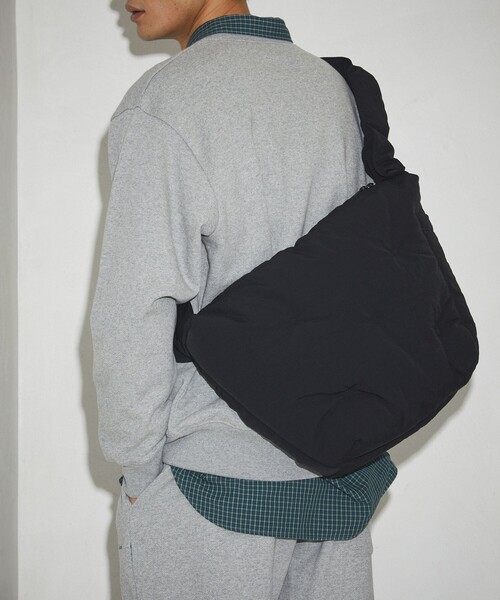 Firsthand（ファーストハンド）の「Firsthand/ファーストハンド 中綿ショルダー / メッセンジャーバッグ（ショルダーバッグ・メンズ・ブラック・ONE SIZE）」の14枚目の写真