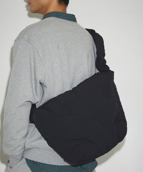 Firsthand（ファーストハンド）の「Firsthand/ファーストハンド 中綿ショルダー / メッセンジャーバッグ（ショルダーバッグ・メンズ・ブラック・ONE SIZE）」の15枚目の写真