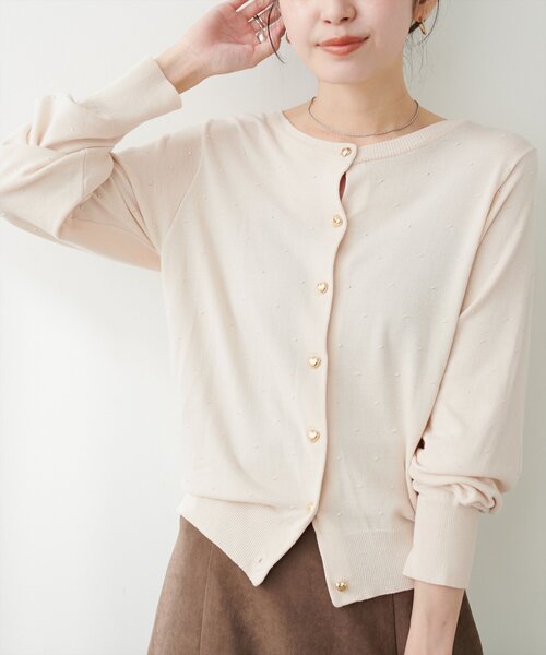 natural couture(ナチュラルクチュール)の「ちびハート釦ドット編みカーデ(カーディガン/ボレロ・レディース・ボルドー/ブラック/アイボリー/ピンクベージュ/ブルー・FREE)」の3枚目の写真