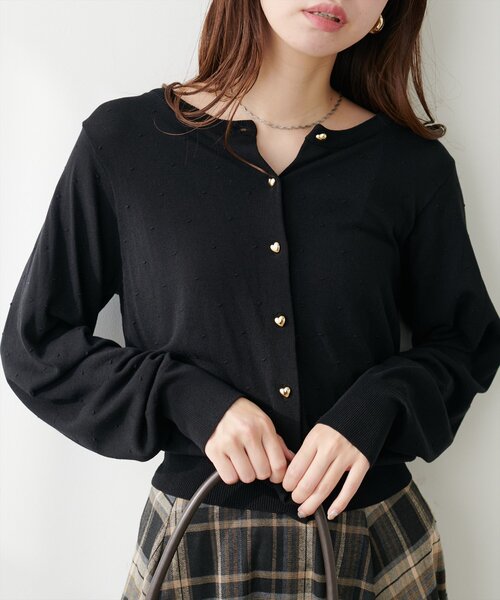 natural couture(ナチュラルクチュール)の「ちびハート釦ドット編みカーデ(カーディガン/ボレロ・レディース・ボルドー/ブラック/アイボリー/ピンクベージュ/ブルー・FREE)」の1枚目の写真