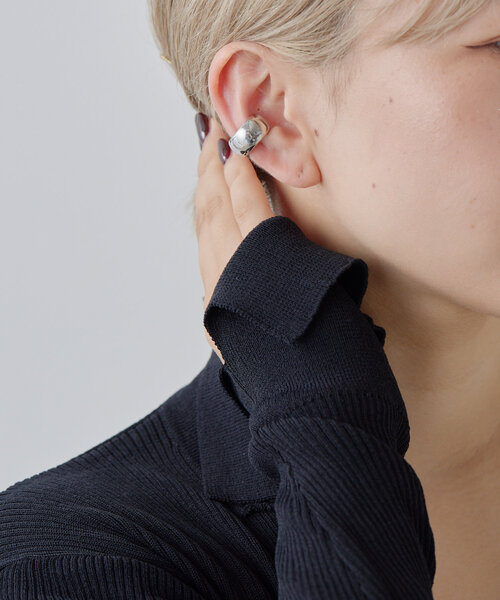ear PAPILLONNER(イアパピヨネ)の「《金属アレルギー対応/ステンレス/2点セット》ぽってり幅広イヤーカフ(イヤーカフ・レディース・ゴールド/シルバー・FREE)」の5枚目の写真