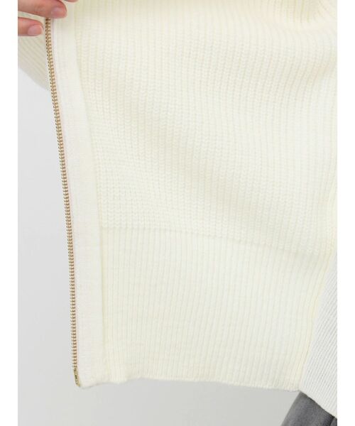 LAGUNAMOON(ラグナムーン)の「ビッグカラーレイヤードZIPニット(ニット/セーター・レディース・アイボリー/ブラック/ライトブルー・FREE)」の12枚目の写真