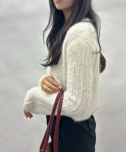 mebole(メボレ)の「クロップドファーカーディガン(カーディガン/ボレロ・レディース・グレー/ブルー/ブラック/ホワイト/ピンク・FREE)」の15枚目の写真