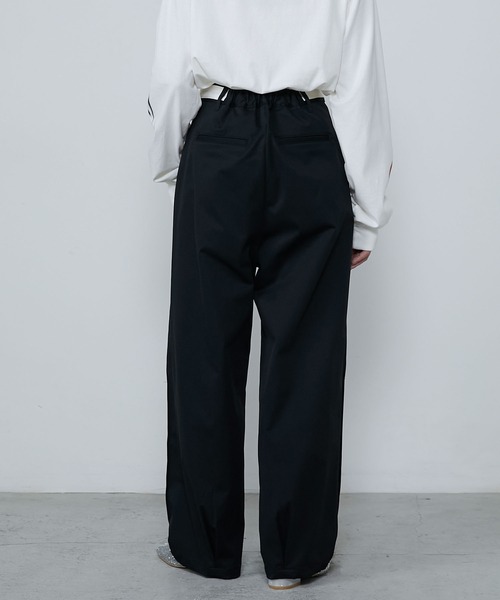 えみおわす　ダーツパンツ　黒 セール】Waist satin line double-tuck darts pants / ウエスト