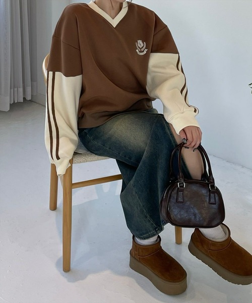 clear（クリア）の「ライン入リ配色ワンポイント刺繍スウェット[大人カジュアル オーバーサイズ]≪再入荷≫（スウェット・レディース・ネイビー/モカ・F）」の7枚目の写真