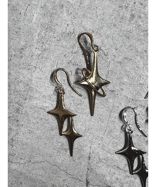 EMODA（エモダ）の「アシンメトリースパークルピアス（ピアス（両耳用）・レディース・ゴールド/シルバー・FREE）」の5枚目の写真