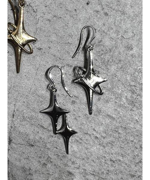 EMODA（エモダ）の「アシンメトリースパークルピアス（ピアス（両耳用）・レディース・ゴールド/シルバー・FREE）」の6枚目の写真