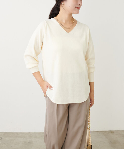 natural couture（ナチュラルクチュール）の「【ako】骨ストさんのVネックニット（ニット/セーター・レディース・オレンジ/ピンク/レッド/オフホワイト/ブルー/チャコールグレー・FREE）」の18枚目の写真