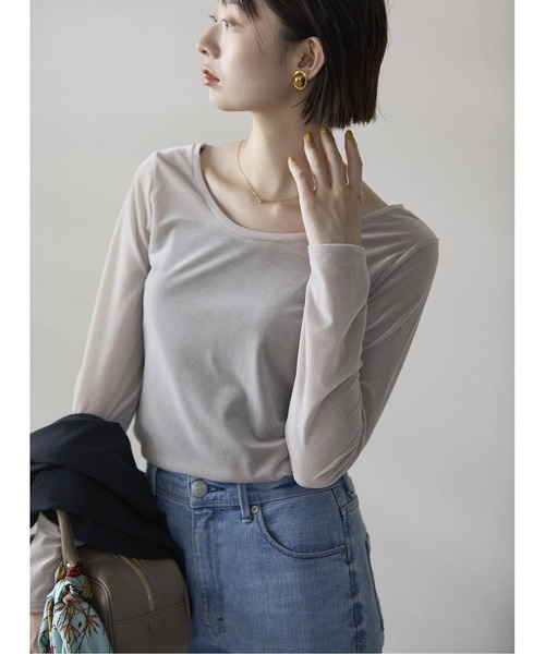 La TOTALITE(ラトータリテ)の「《追加》2wayネックベロアカットソー(Tシャツ/カットソー・レディース・ブラック/ライトグレー・FREE)」の2枚目の写真