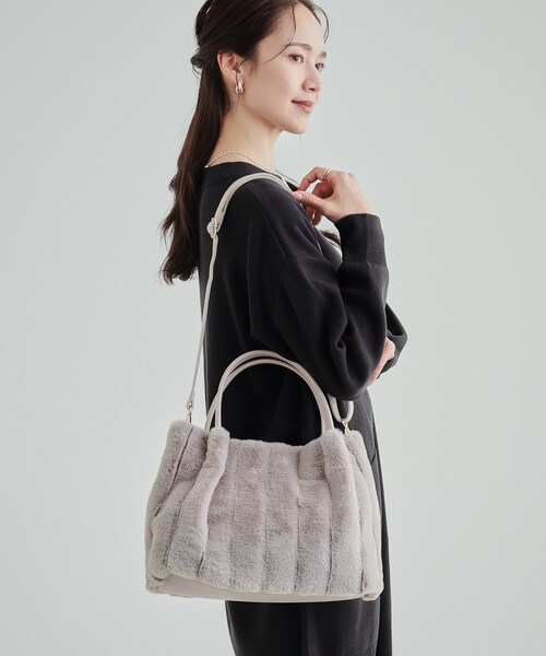 2WAY】上品カラーで取り入れやすい ふわふわ ストライプファートート