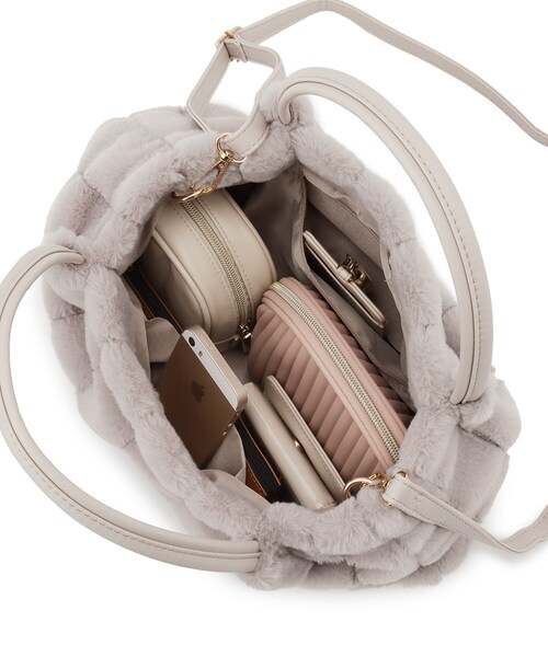 SHOO・LA・RUE（シューラルー）の「◆【2WAY】上品カラーで取り入れやすい ふわふわ ストライプファートートバッグ（トートバッグ・レディース・ベージュ/グレー/ブラック/アイボリー・00）」の15枚目の写真