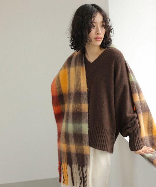 LEPSIM（レプシィム）の「太フリンジチェックストール　145725（ストール/ショール・レディース・ブルー/オレンジ/ブルー系その他・ONE SIZE）」の9枚目の写真