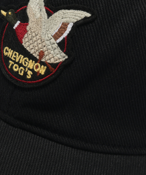 CHEVIGNON（シェビニオン）の「CHEVIGNON / シェビニオン 417別注 TOGS CAP（キャップ・メンズ・ベージュ/レッド/ブラック・FREE）」の6枚目の写真