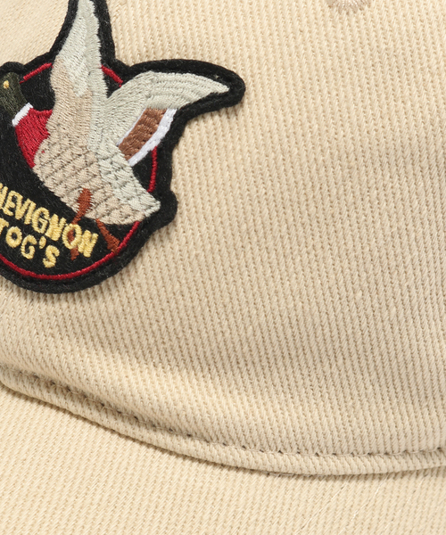 CHEVIGNON（シェビニオン）の「CHEVIGNON / シェビニオン 417別注 TOGS CAP（キャップ・メンズ・ベージュ/レッド/ブラック・FREE）」の7枚目の写真