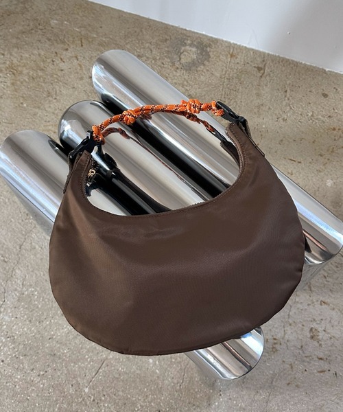 Doux archives（ドゥアルシーヴ）の「[ﾙﾍﾞﾙﾆ]Cord moon bag S(N)（ハンドバッグ・レディース・ブラウン/ネイビー・FREE）」の7枚目の写真