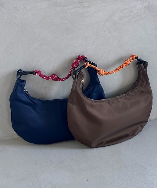 Doux archives（ドゥアルシーヴ）の「[ﾙﾍﾞﾙﾆ]Cord moon bag S(N)（ハンドバッグ・レディース・ブラウン/ネイビー・FREE）」の9枚目の写真