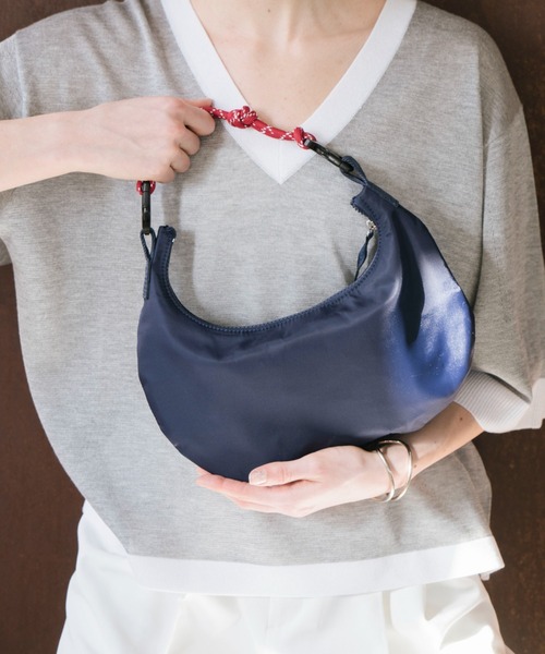 Doux archives（ドゥアルシーヴ）の「[ﾙﾍﾞﾙﾆ]Cord moon bag S(N)（ハンドバッグ・レディース・ブラウン/ネイビー・FREE）」の21枚目の写真