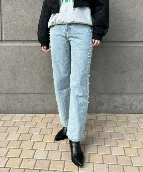 ampm(エーエムピーエム)の「【ampm】パール&ビジューサイドラインデニムパンツ(デニムパンツ・レディース・ブルー・MEDIUM)」の4枚目の写真