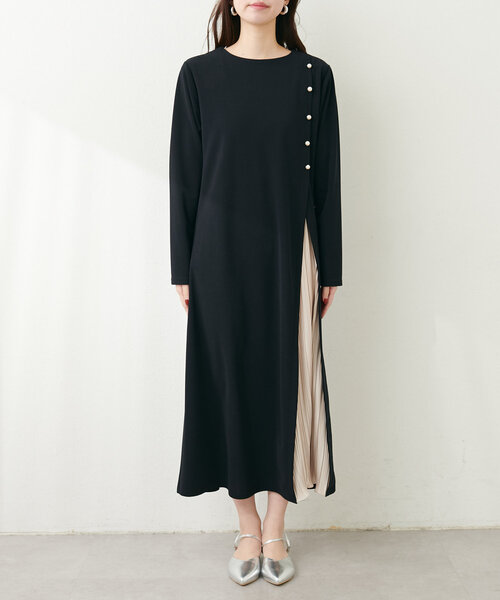 natural couture(ナチュラルクチュール)の「【WEB限定】カットジョーゼットプリーツ切替ワンピース(ワンピース・レディース・ブラック/アイボリー/ブルー・FREE)」の16枚目の写真