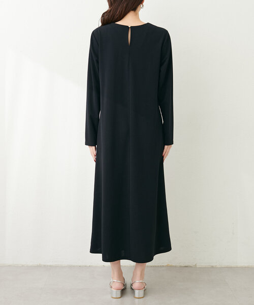 natural couture(ナチュラルクチュール)の「【WEB限定】カットジョーゼットプリーツ切替ワンピース(ワンピース・レディース・ブラック/アイボリー/ブルー・FREE)」の14枚目の写真