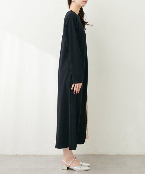 natural couture(ナチュラルクチュール)の「【WEB限定】カットジョーゼットプリーツ切替ワンピース(ワンピース・レディース・ブラック/アイボリー/ブルー・FREE)」の13枚目の写真