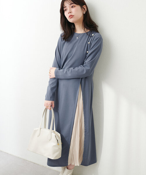 natural couture(ナチュラルクチュール)の「【WEB限定】カットジョーゼットプリーツ切替ワンピース(ワンピース・レディース・ブラック/アイボリー/ブルー・FREE)」の5枚目の写真