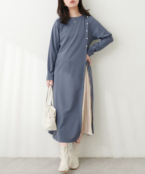natural couture(ナチュラルクチュール)の「【WEB限定】カットジョーゼットプリーツ切替ワンピース(ワンピース・レディース・ブラック/アイボリー/ブルー・FREE)」の4枚目の写真