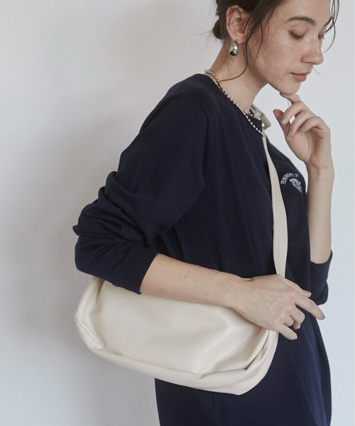 ANGIE（アンジー）の「ワイドハーフムーン ショルダーバッグ（ショルダーバッグ・レディース・アイボリー/ブラック・FREE）」の7枚目の写真