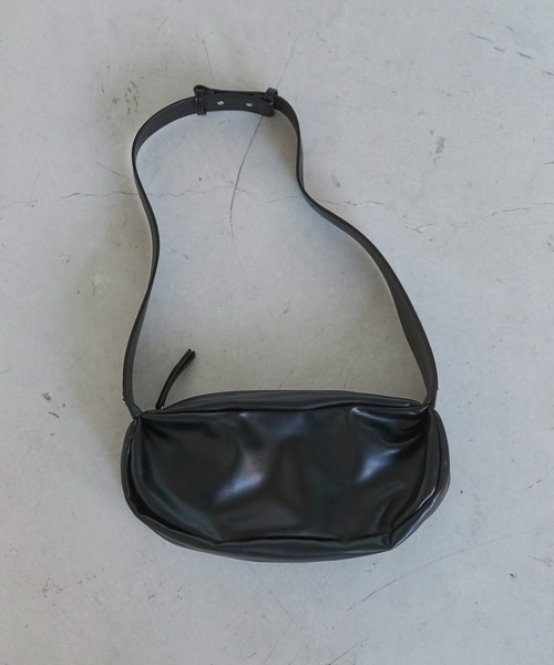 ANGIE（アンジー）の「ワイドハーフムーン ショルダーバッグ（ショルダーバッグ・レディース・アイボリー/ブラック・FREE）」の13枚目の写真