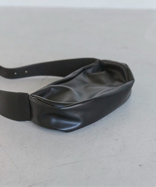 ANGIE（アンジー）の「ワイドハーフムーン ショルダーバッグ（ショルダーバッグ・レディース・アイボリー/ブラック・FREE）」の14枚目の写真