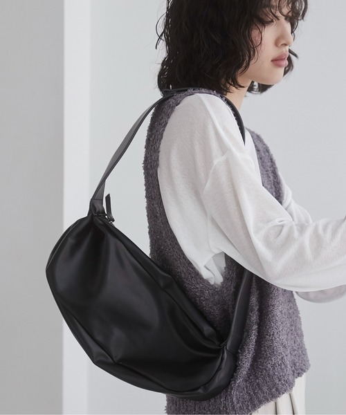 ANGIE（アンジー）の「ワイドハーフムーン ショルダーバッグ（ショルダーバッグ・レディース・アイボリー/ブラック・FREE）」の19枚目の写真